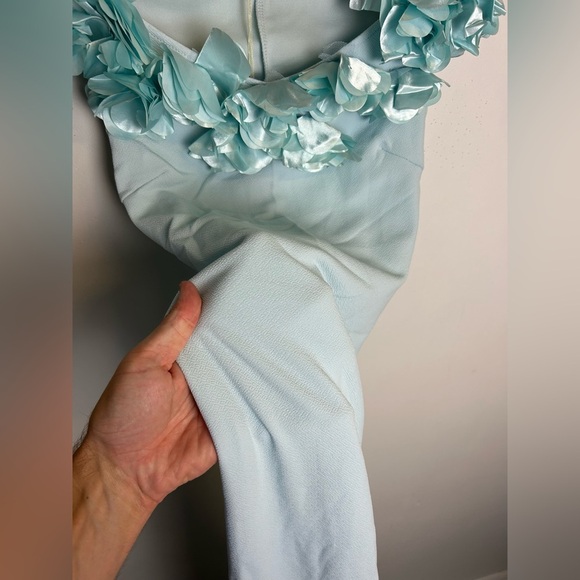 Club L NWT Elegant Light Blue Floral Dress Wedding Guess Size 6 Slip Stretch - Picture 2 of 12